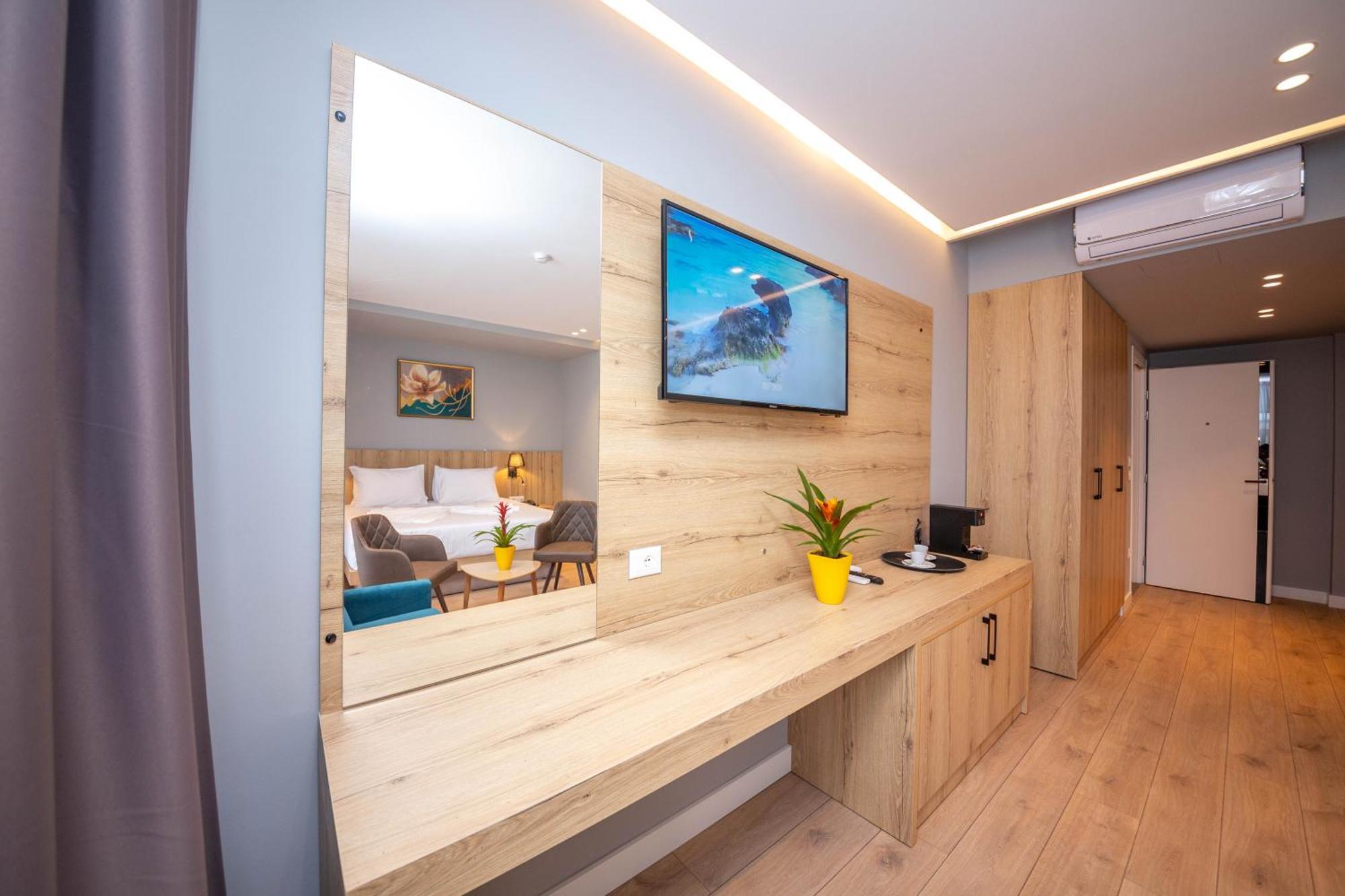Azure Inn Hotel Σαράντα Εξωτερικό φωτογραφία